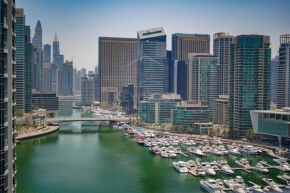 KeyHost - Sparkle Tower 1BR Dubai Marina - K1580